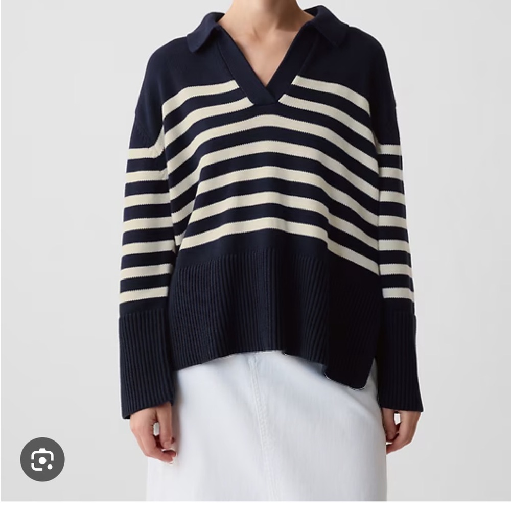 Gap Navy and Cream Striped Women's Sweater